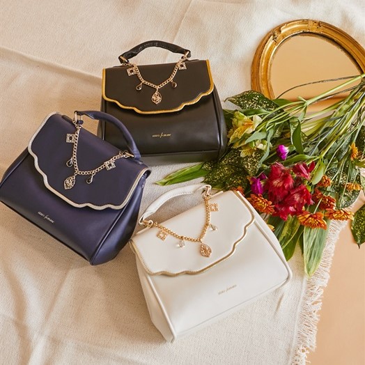 ♡オリエンタルな大人可愛いお鞄入荷中♡